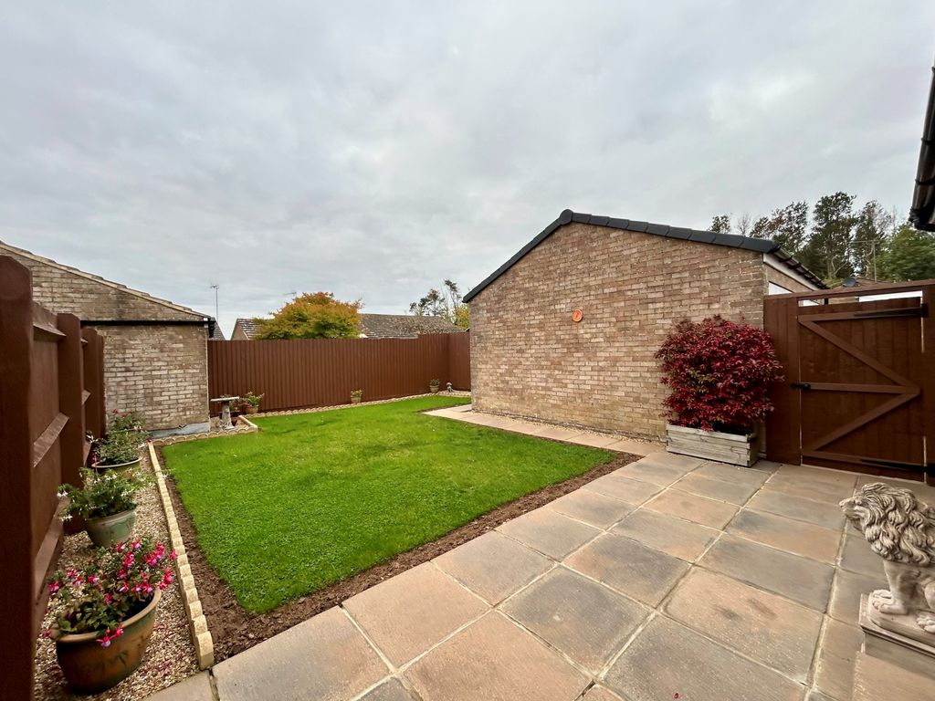 Property photo 3 of 13 Garden