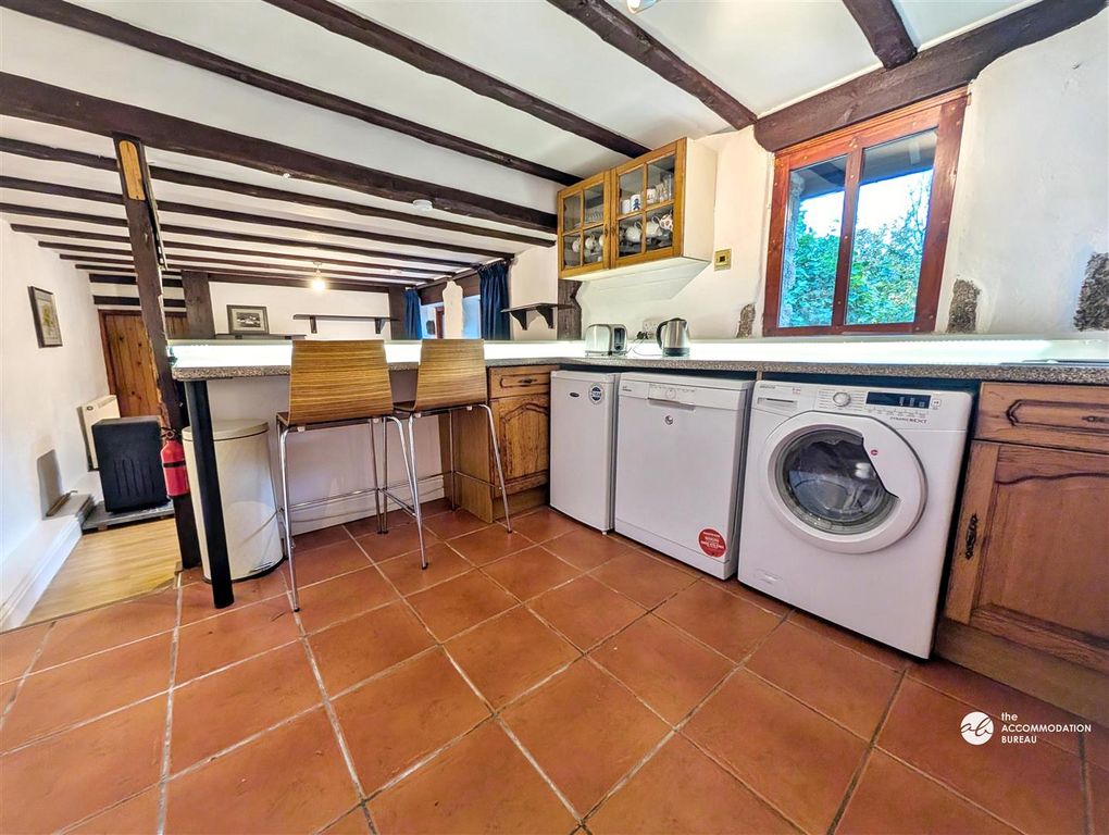 Property photo 3 of 14 Kitchen