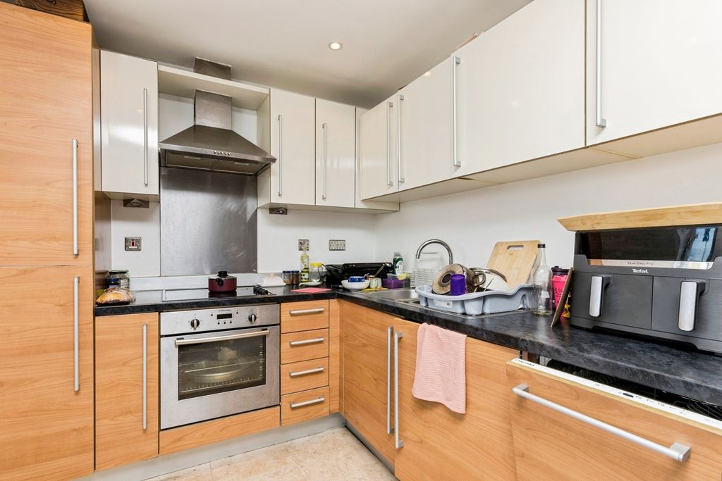 Property photo 3 of 11 Pbox-Img.Jpg