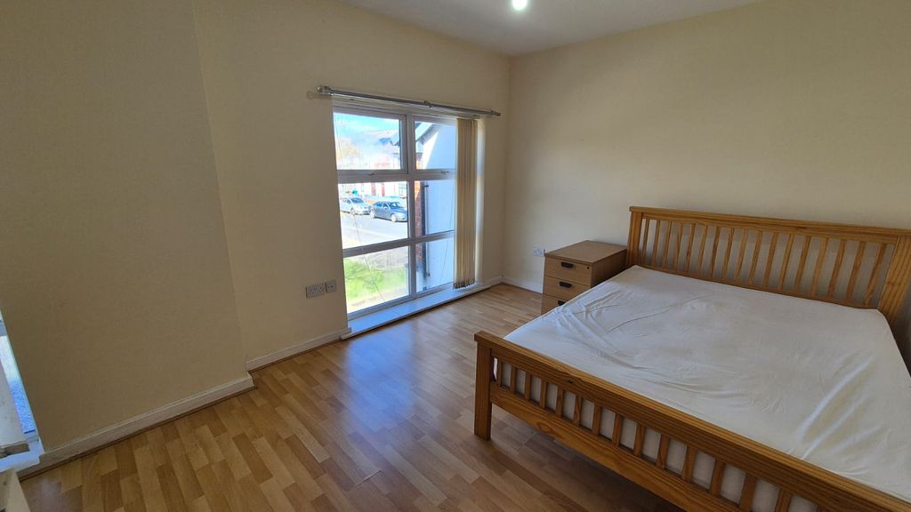 Property photo 2 of 17 Gallery