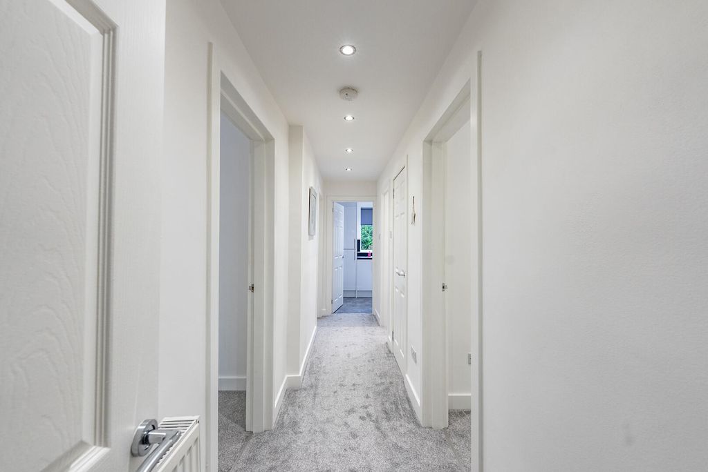 Property photo 3 of 25 Hallway