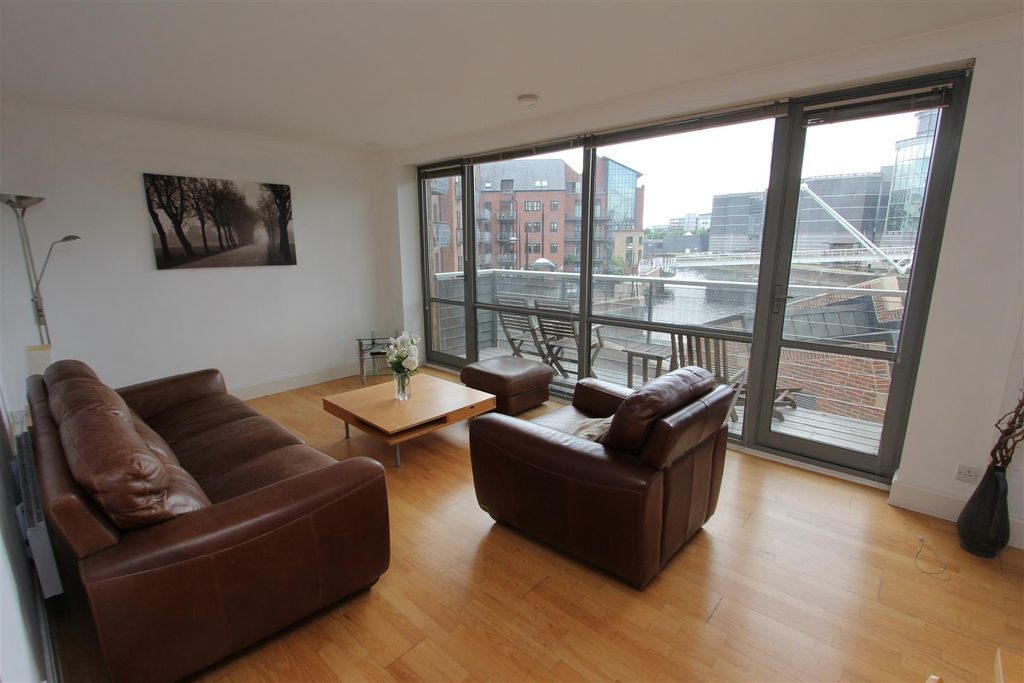 Property photo 1 of 10 Bright Lounge With Large Windows And Balcony Acces...