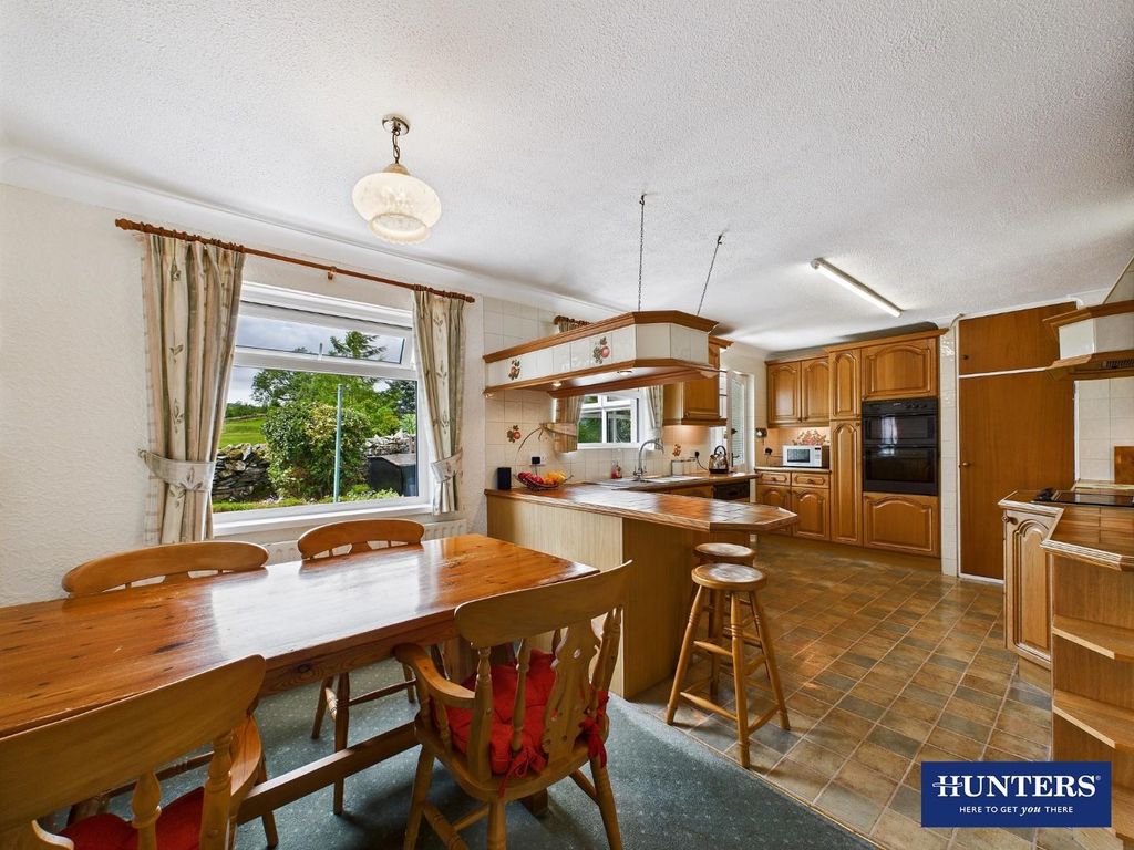 Property photo 3 of 32 Kitchen/Diner