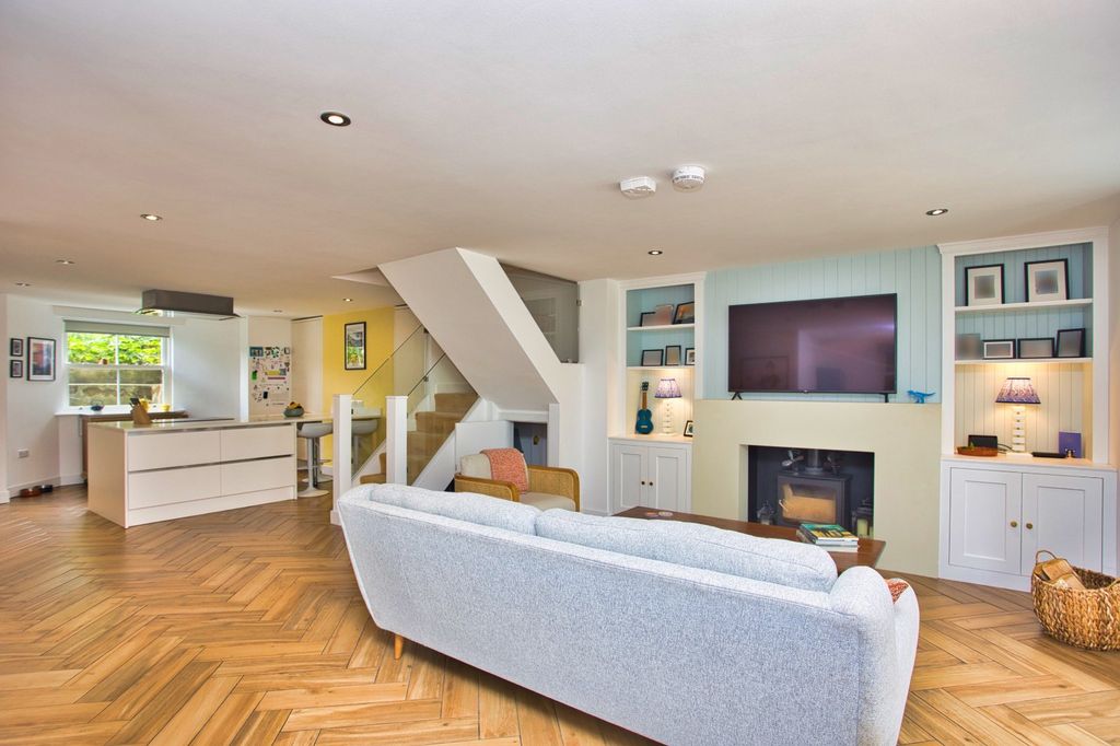 Additional image 10 of 4 bed semi-detached house for saleArchery Square, Walmer, Deal, Kent CT14