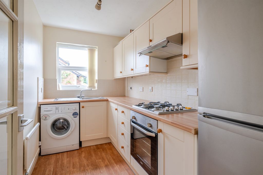Property photo 3 of 11