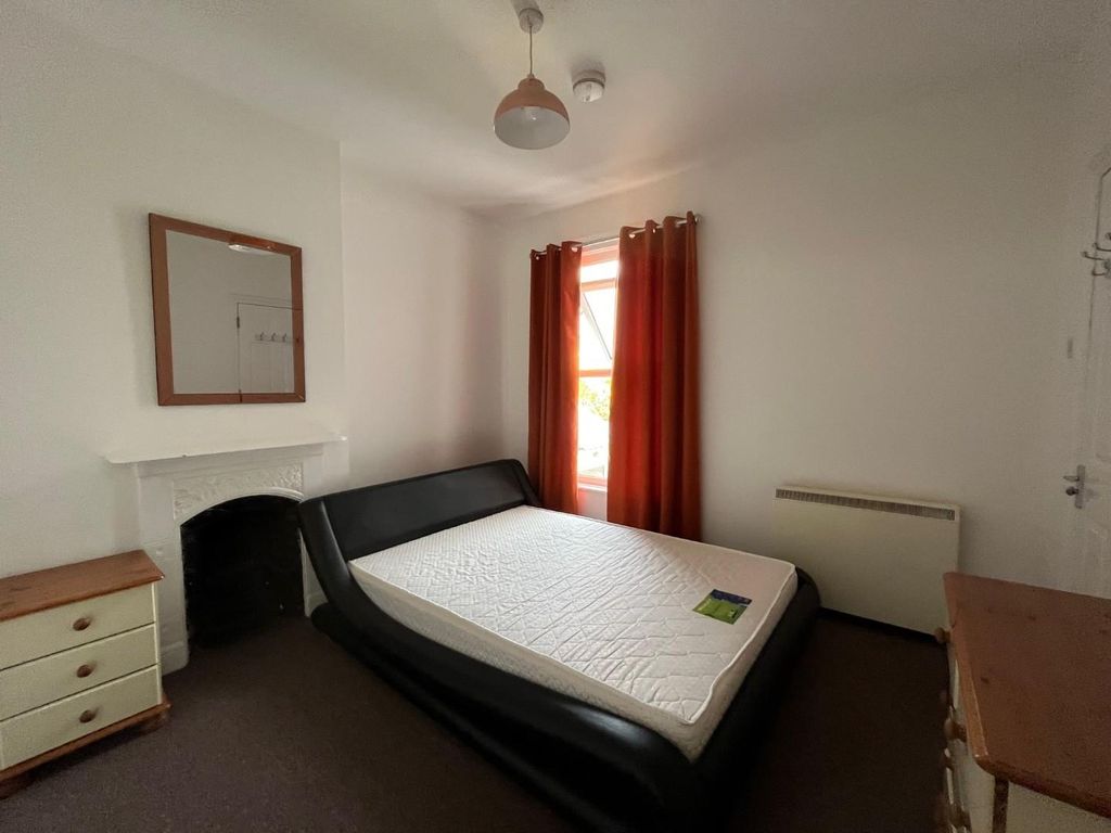 Property photo 2 of 7 Bedroom 1.Jpg
