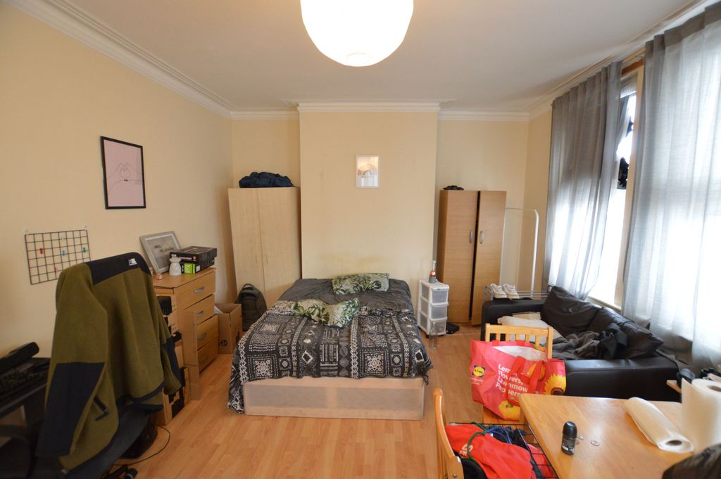 Property photo 1 of 3