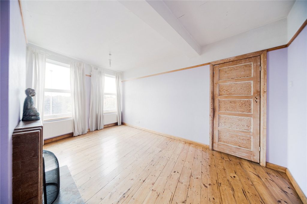 Property photo 2 of 11 Picture No. 03