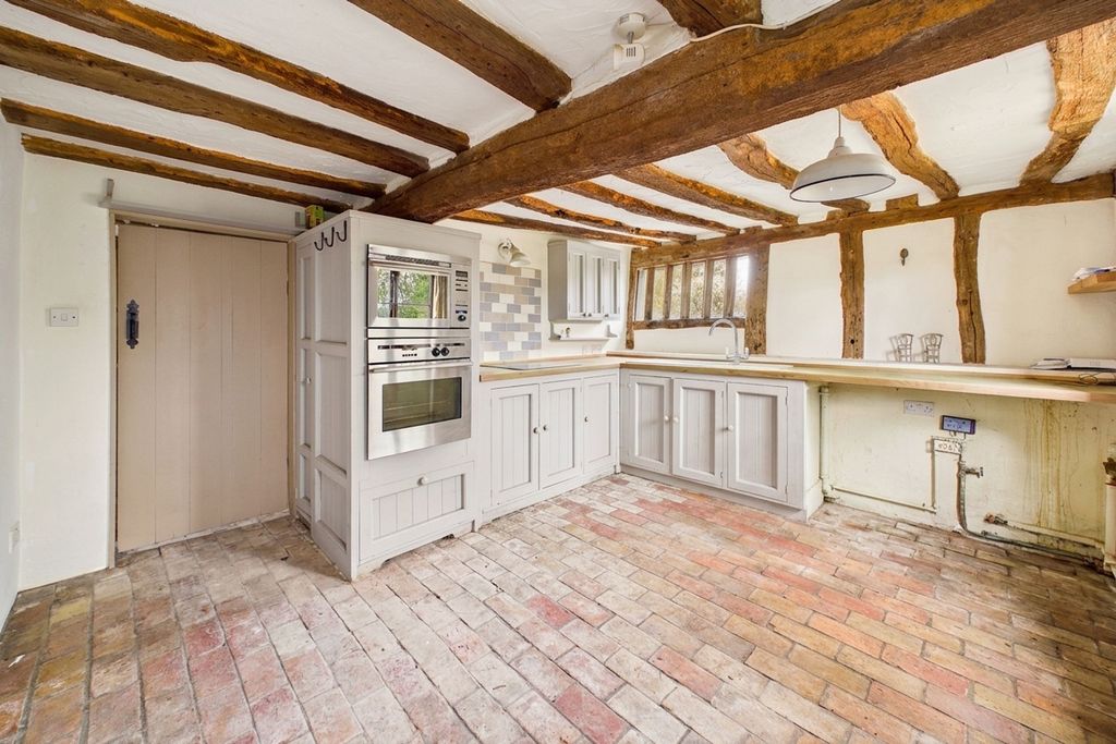 Property photo 2 of 36