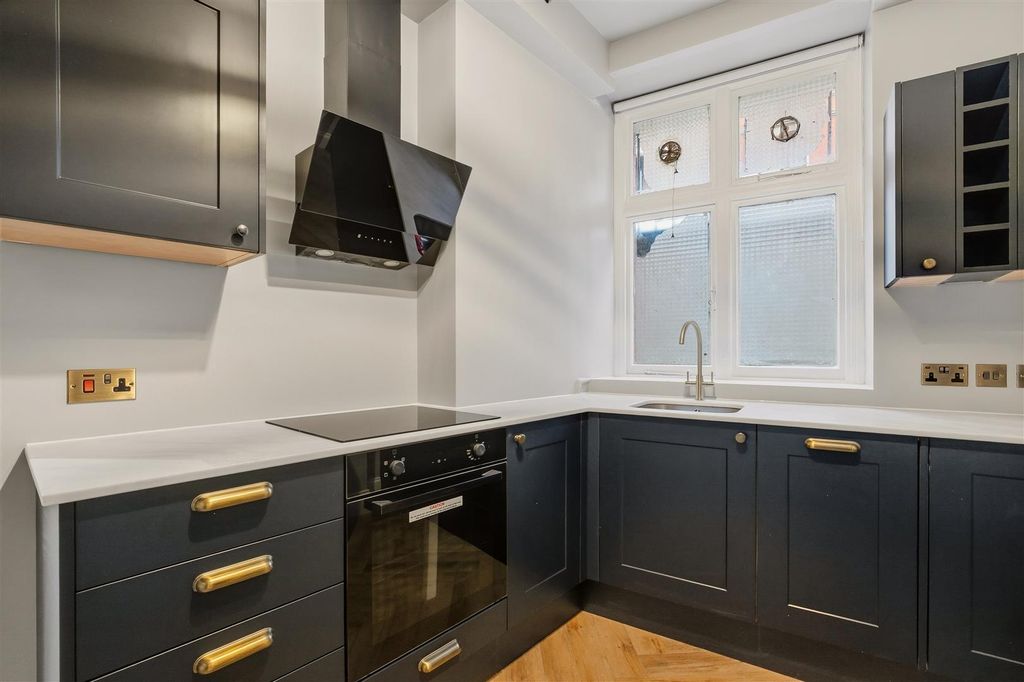 Property photo 3 of 10 Ivernacourt2A-26.Jpg