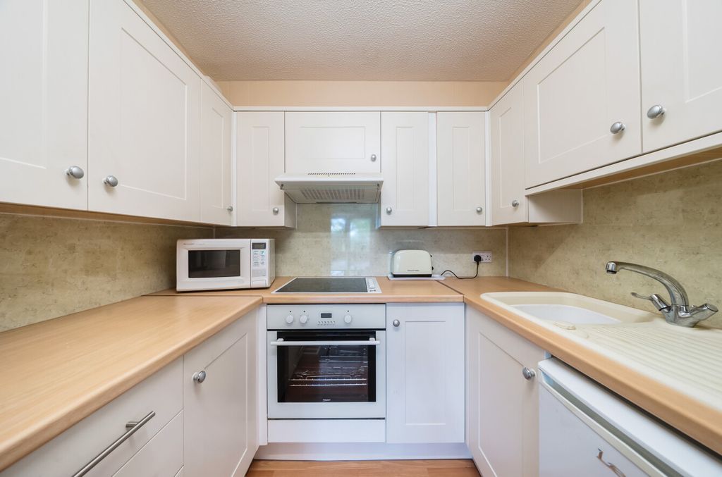 Property photo 3 of 16 1316292-22-685d3c...