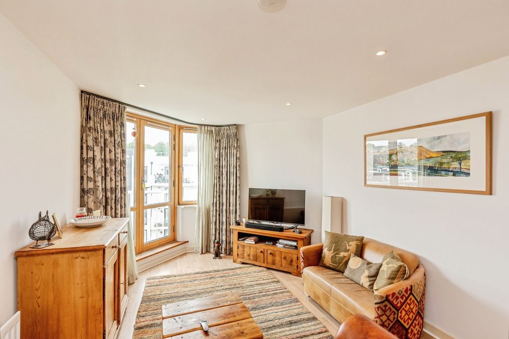 Property photo 2 of 12 Pbox-Img.Jpg