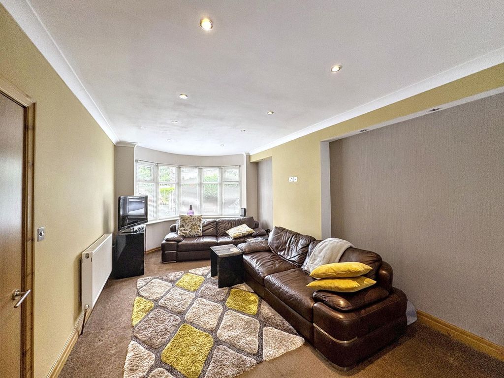 Property photo 3 of 26