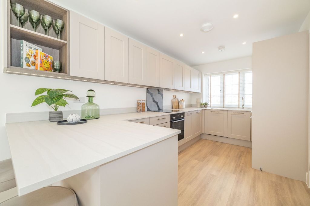 Property photo 3 of 13 Show Home