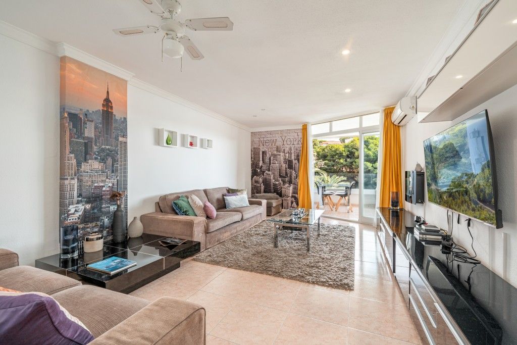 Property photo 3 of 14 Living (1)