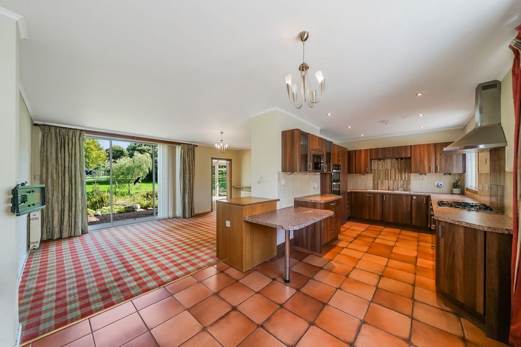 Property photo 3 of 21 Kitchen/ Living Room