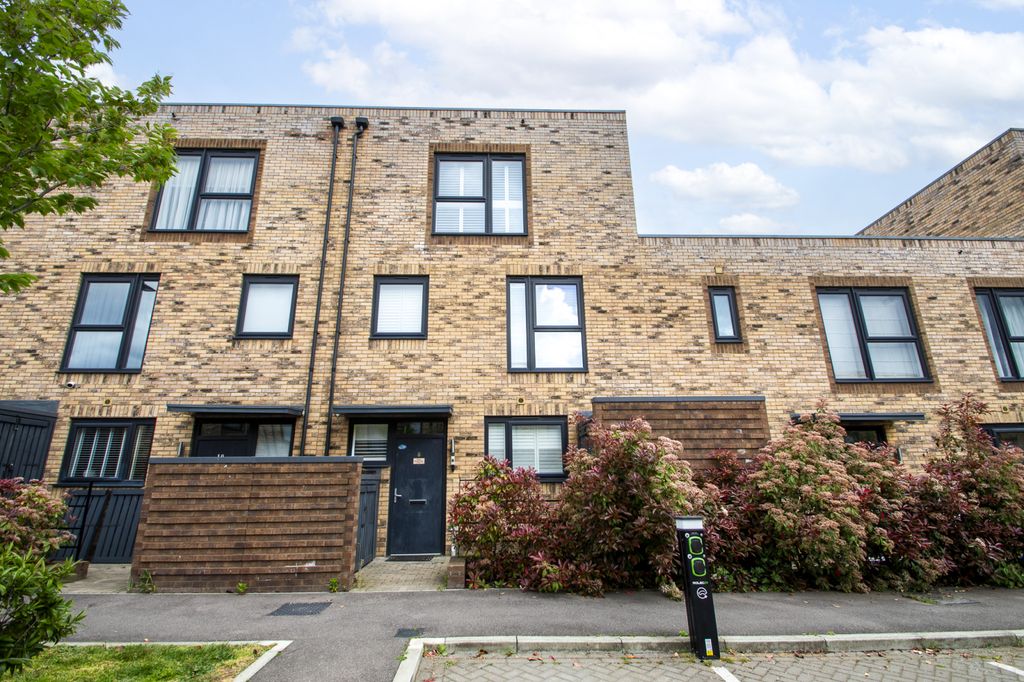 Property photo 1 of 17 Erith, Da8 Draft