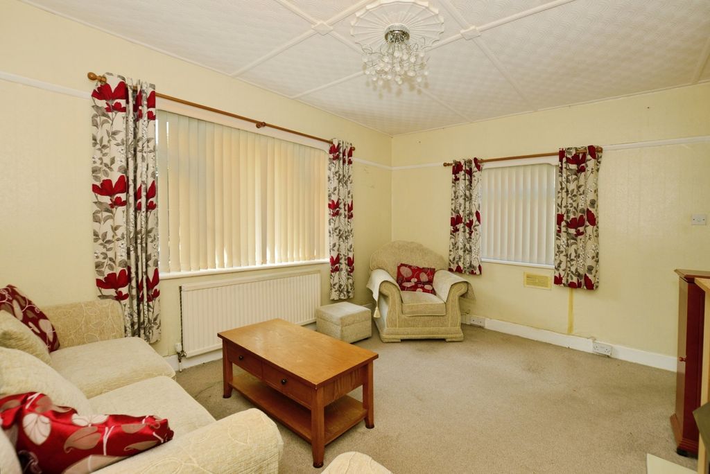 Property photo 3 of 17 Photo