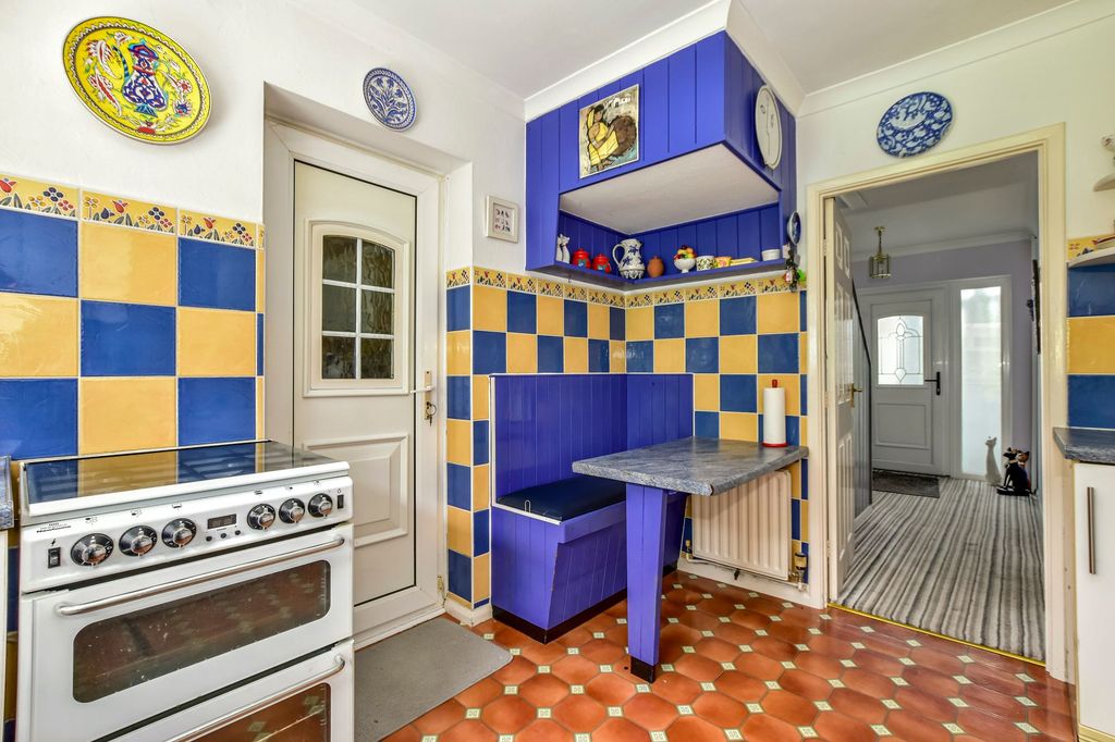 Additional image 9 of 3 bed semi-detached house for saleLangley Lane, Abbots Langley WD5