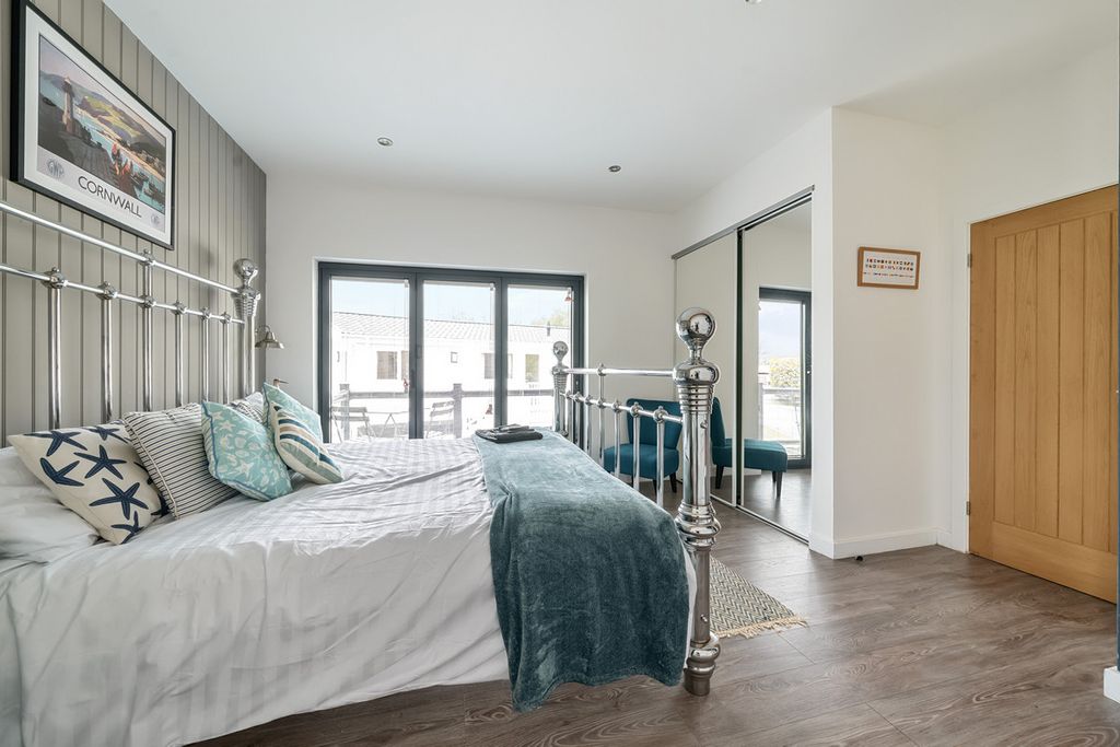 Additional image 9 of 2 bed mobile/park home for salePar Beach, Par PL24
