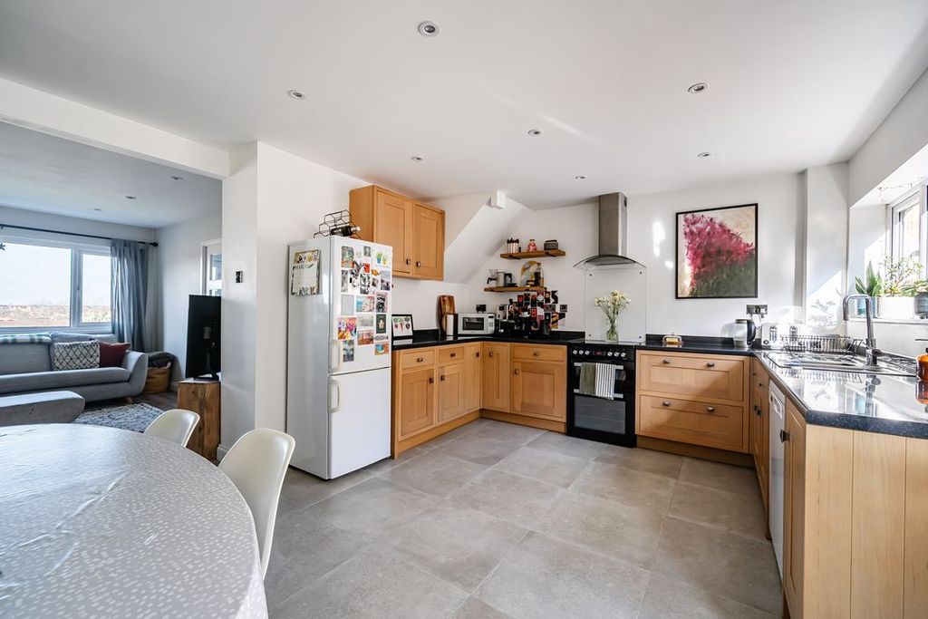 Property photo 3 of 21 1421938569A5B935A3F03