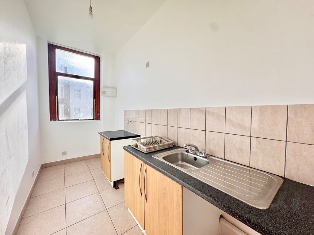 Property photo 3 of 7 Picture 3