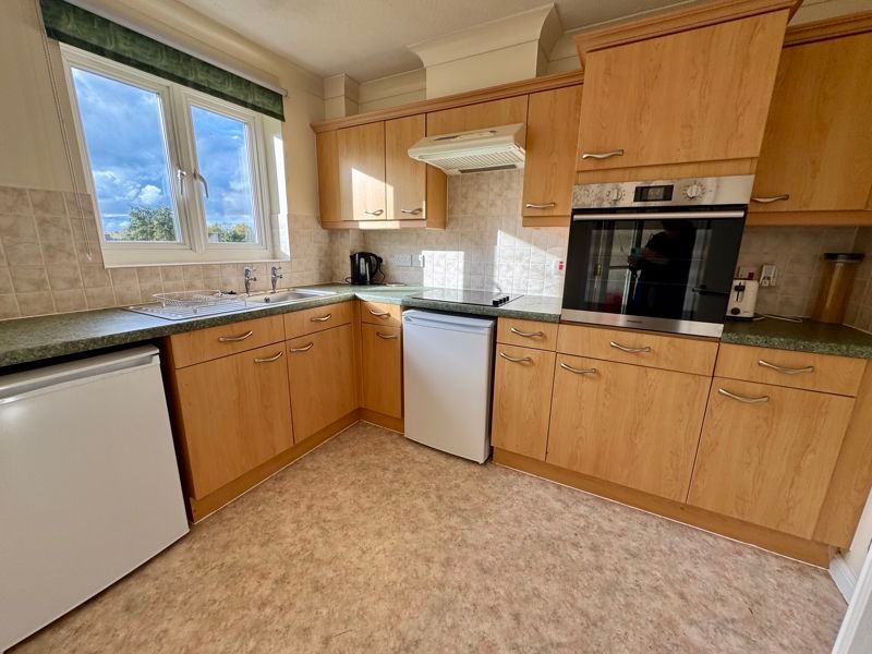 Property photo 3 of 15 Kitchen