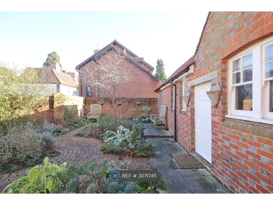 Property photo 3 of 11 The Communal Garden With The Flat To The Right.