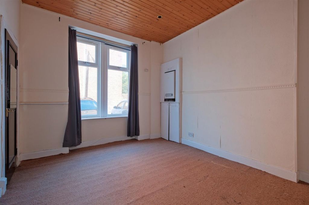 Property photo 3 of 10 Lounge/Bedroom
