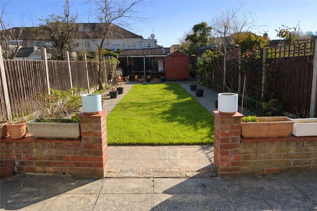 Property photo 2 of 15 Picture No. 32