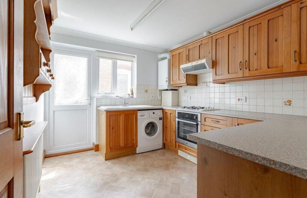 Property photo 3 of 11