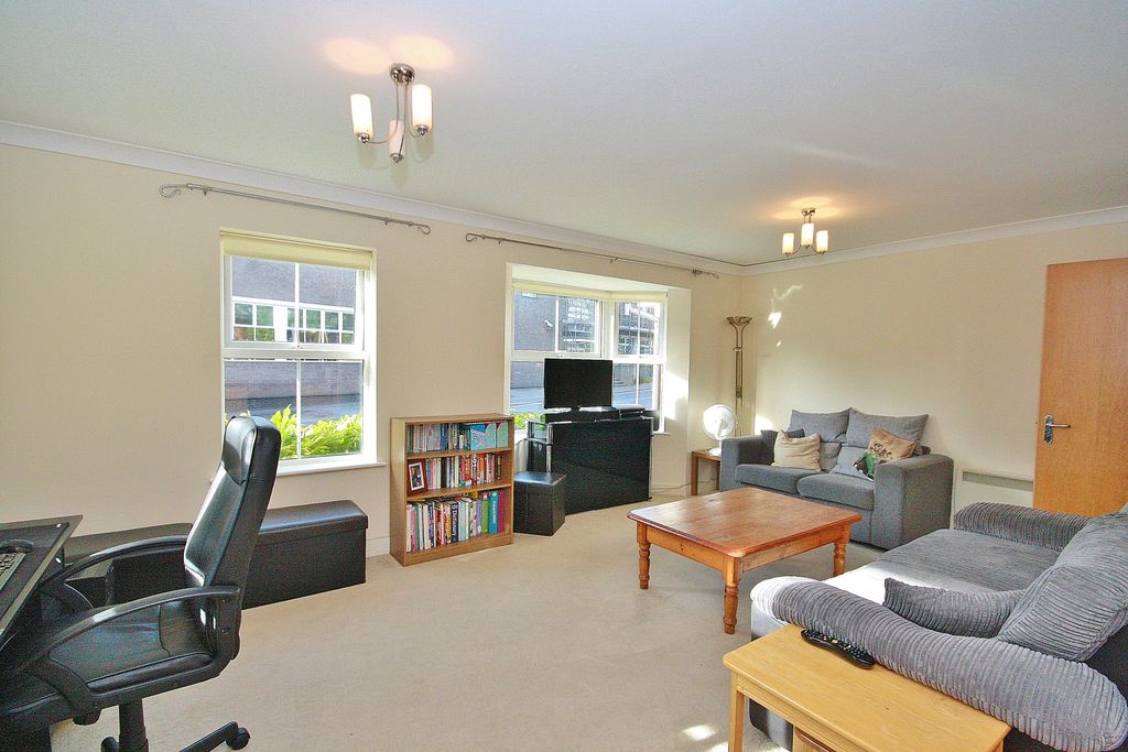 Property photo 3 of 9 Photo 03