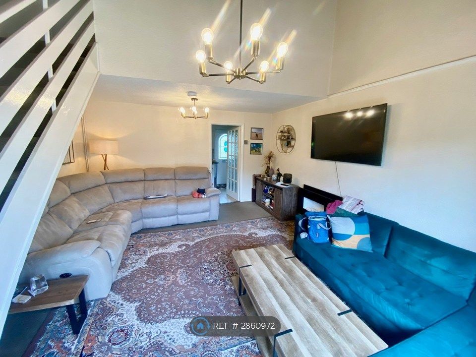 Property photo 3 of 32