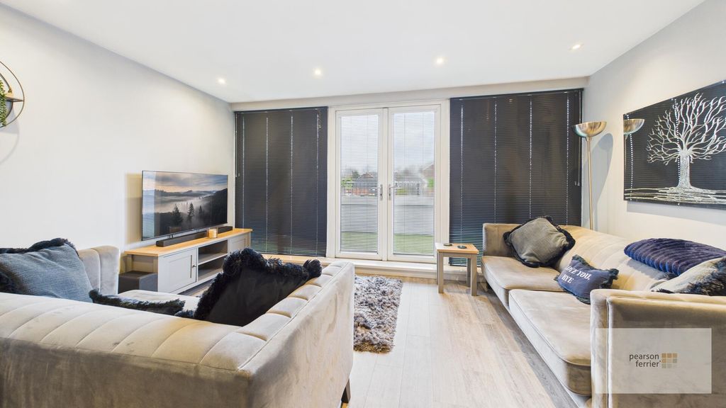 Property photo 1 of 16 Living Room