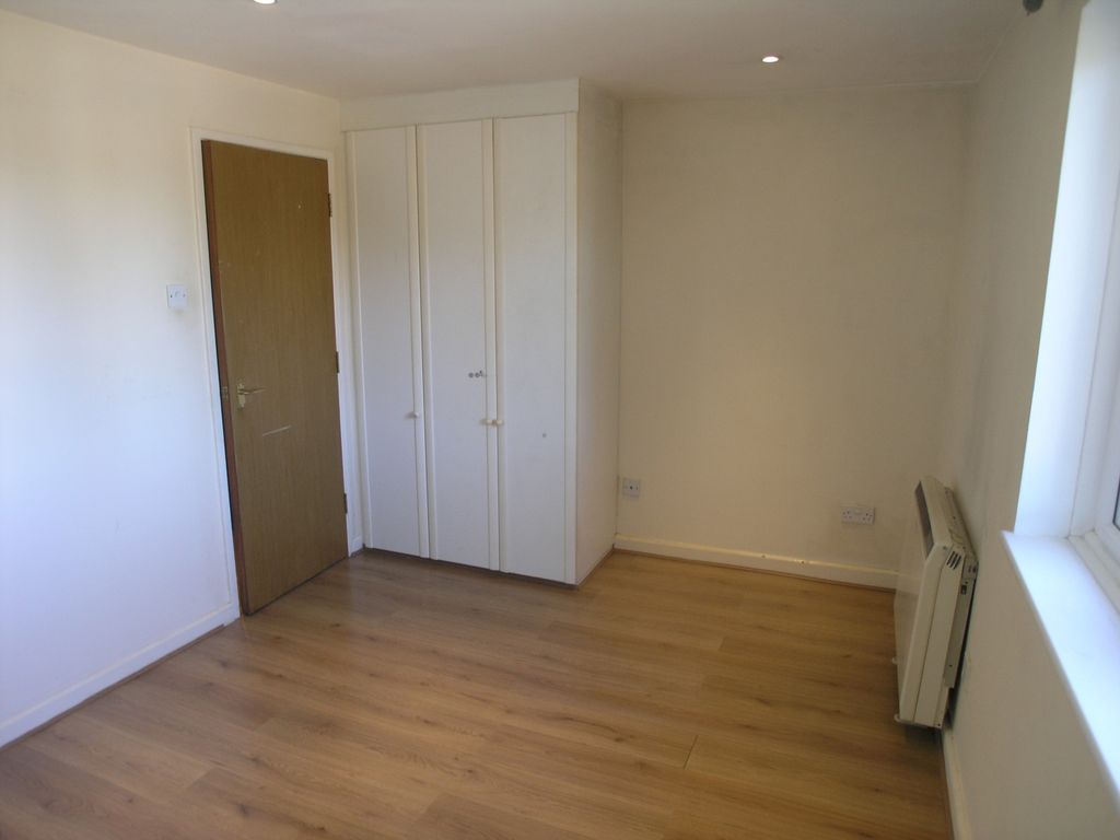 Property photo 3 of 5 P1015015