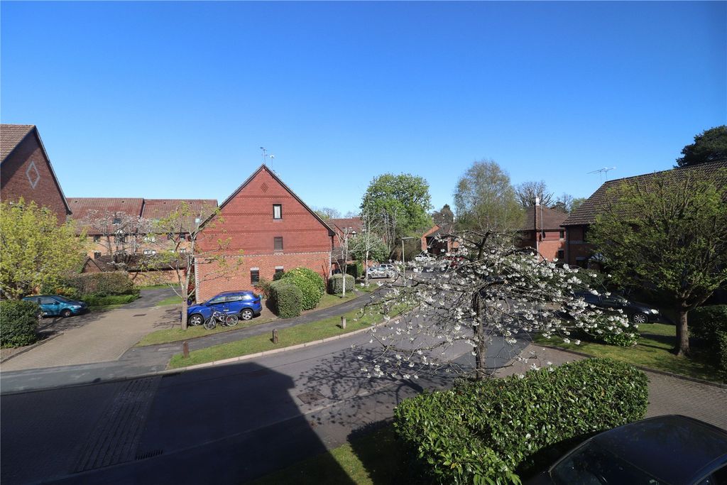 Additional image 6 of 1 bed flat for saleWoking, Surrey GU22