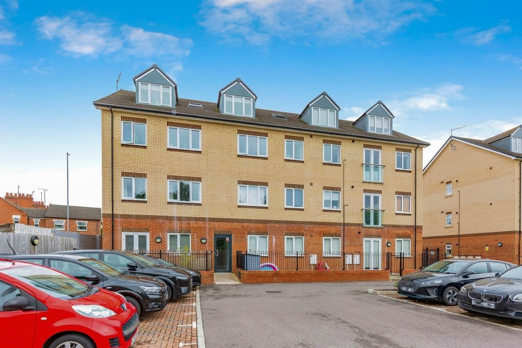 Property photo 1 of 17