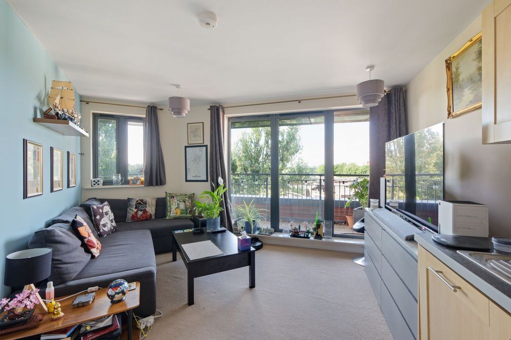 Property photo 3 of 13
