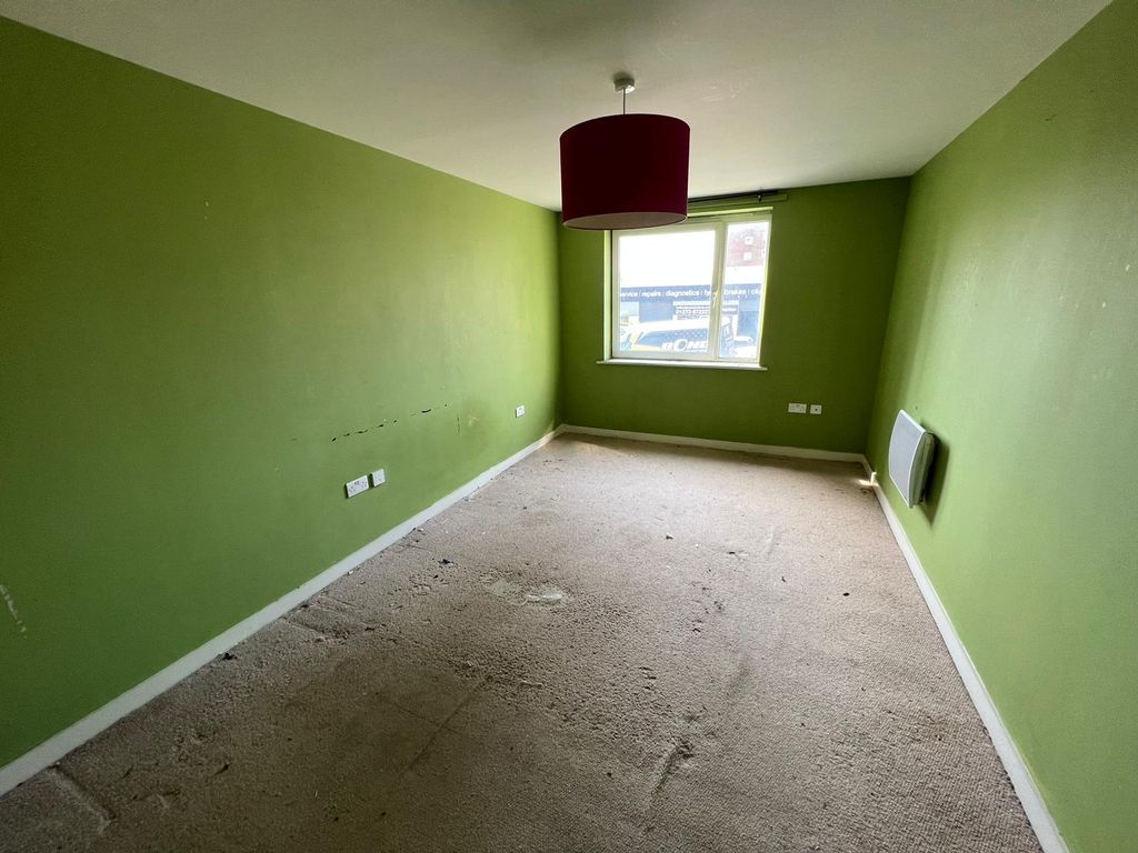 Property photo 3 of 6