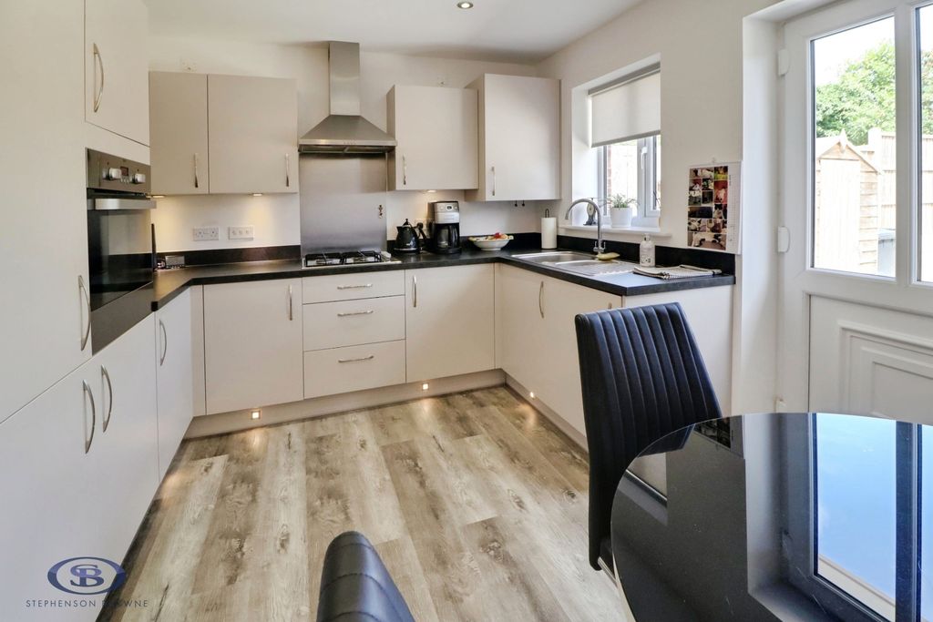 Property photo 2 of 26 Pbox-Img.Jpg
