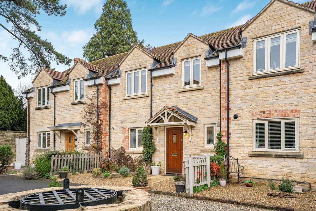 Property photo 1 of 31