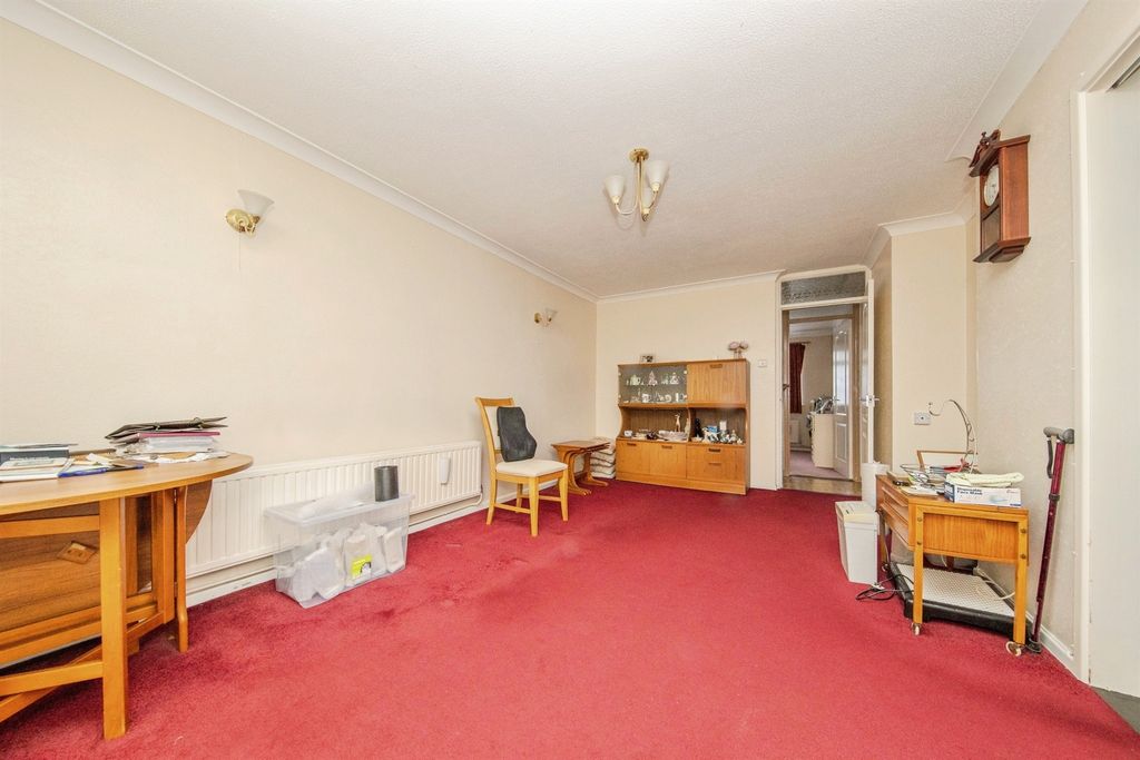 Property photo 2 of 17