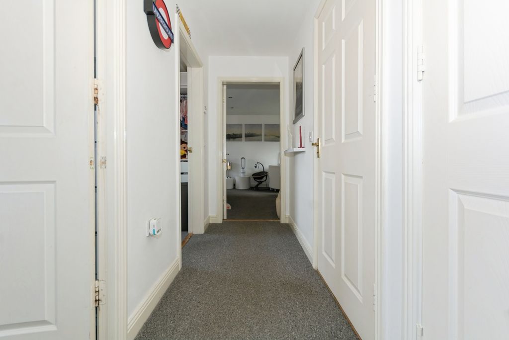 Property photo 2 of 12 Hallway