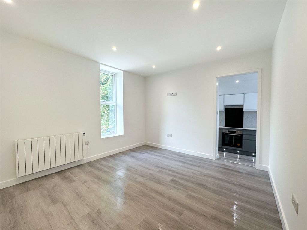 Property photo 3 of 21 Living Room