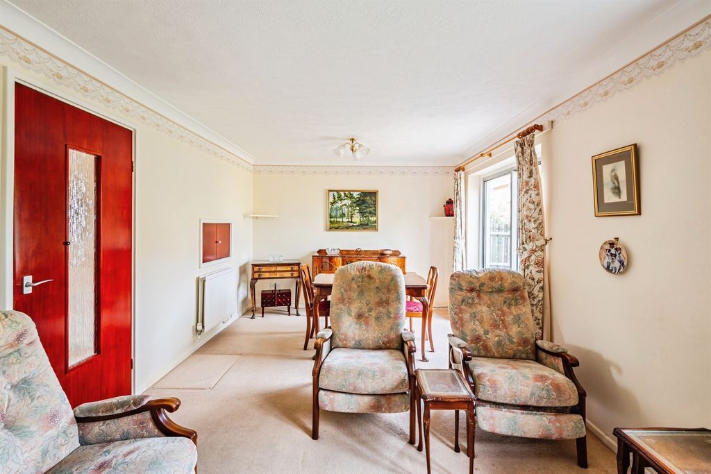 Property photo 3 of 17