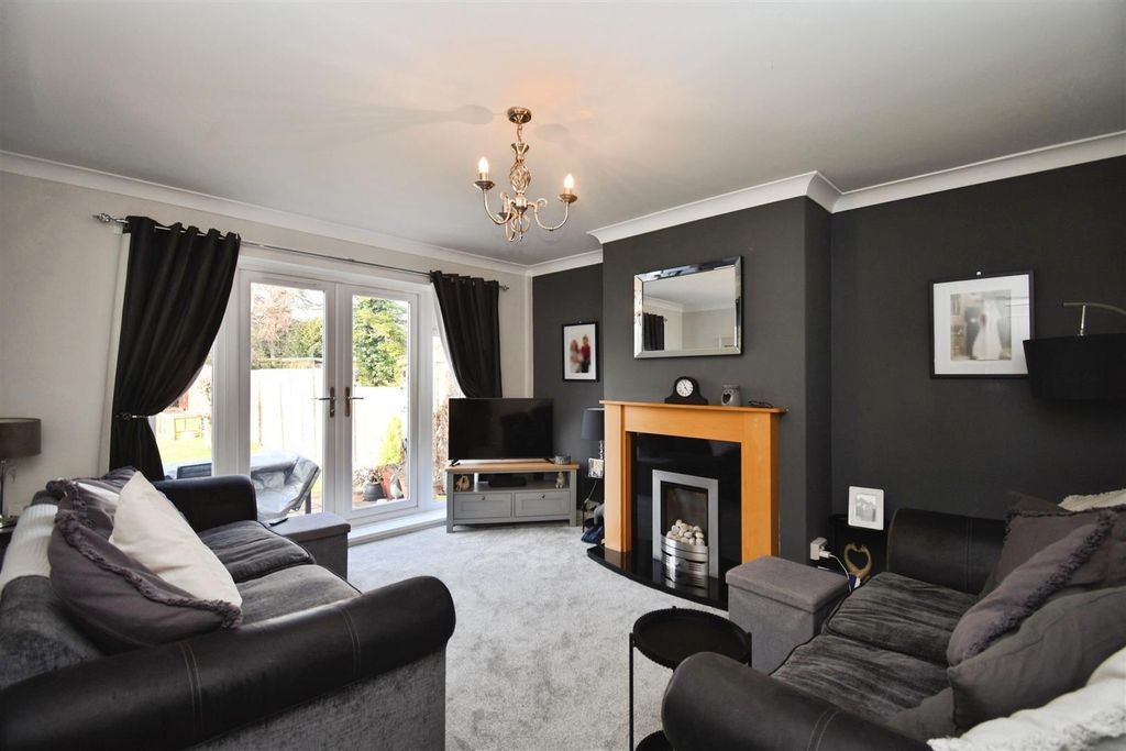 Property photo 2 of 15 A257F9d3-U 20 2833 29.Jpg