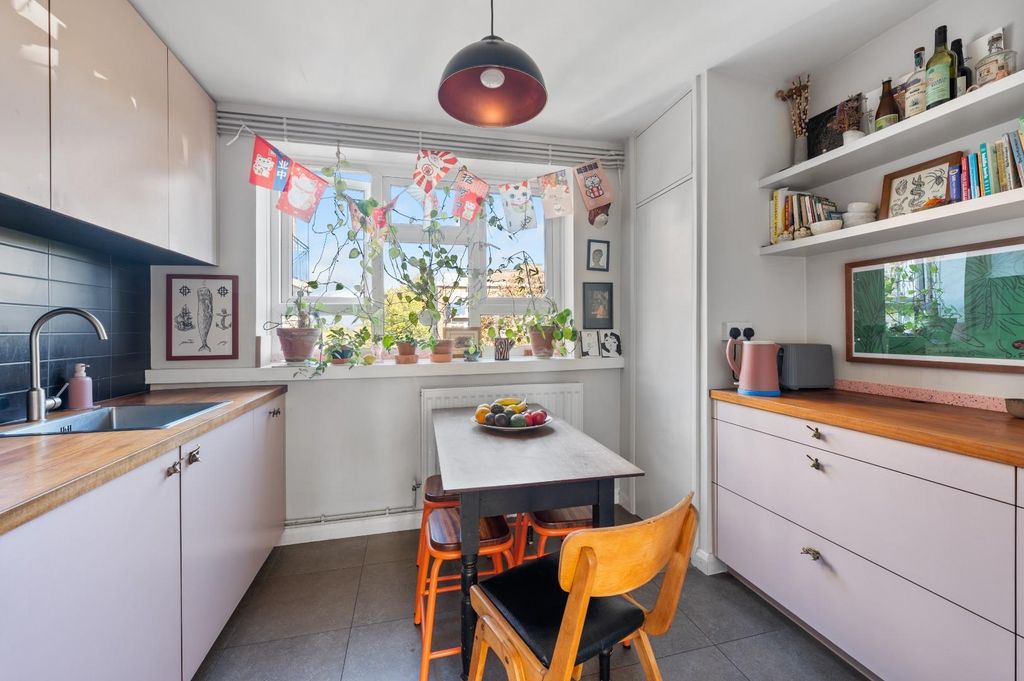 Property photo 2 of 13 Kitchen