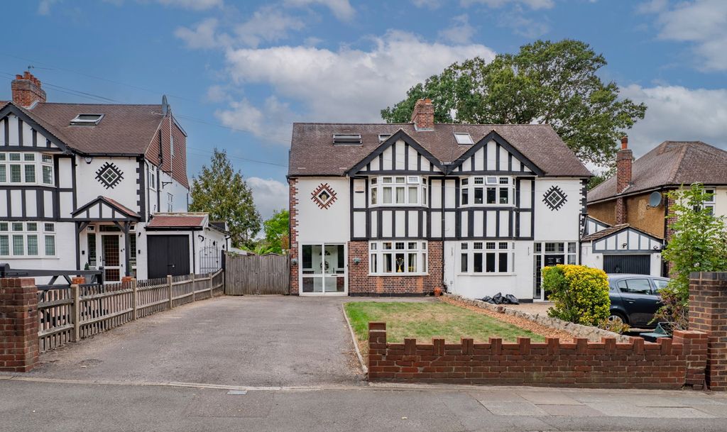 Property photo 1 of 32