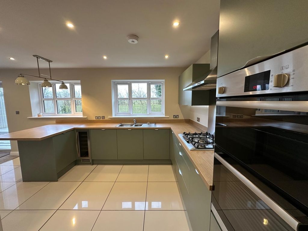 Property photo 2 of 13 Kitchen