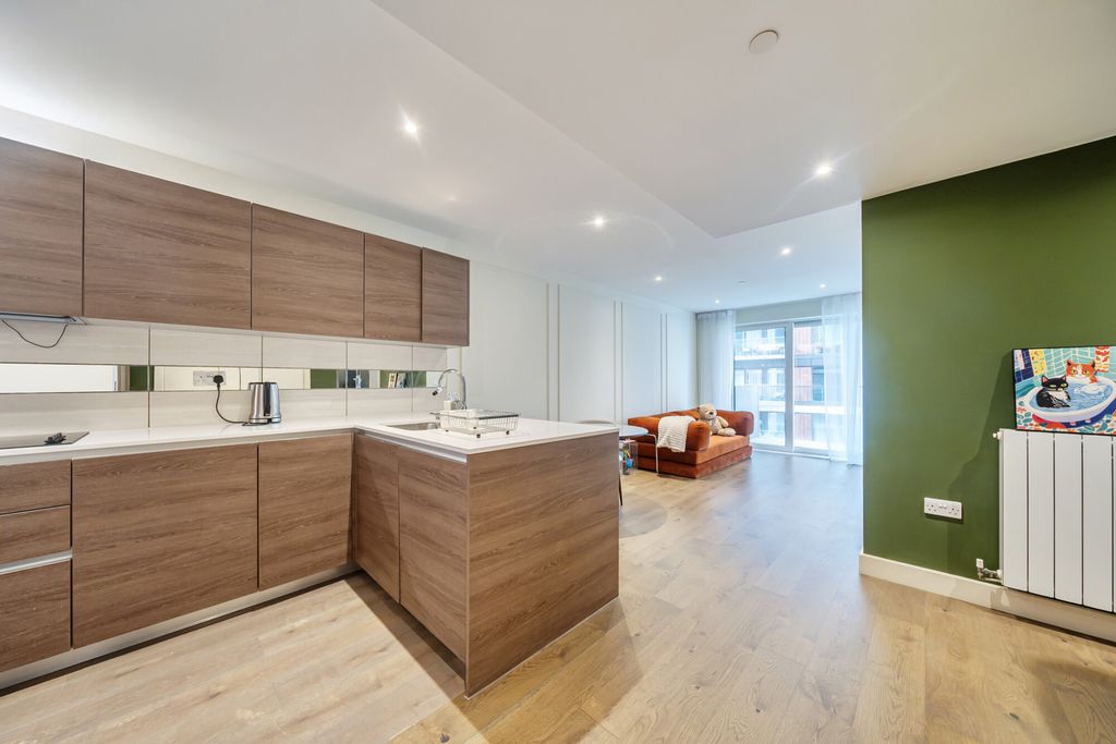 Property photo 2 of 35 Open Plan Living